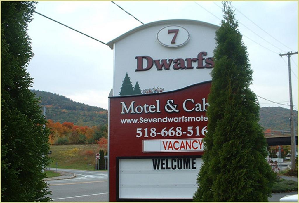 Seven Dwarfs Cabins - White Cabin Lac George Extérieur photo